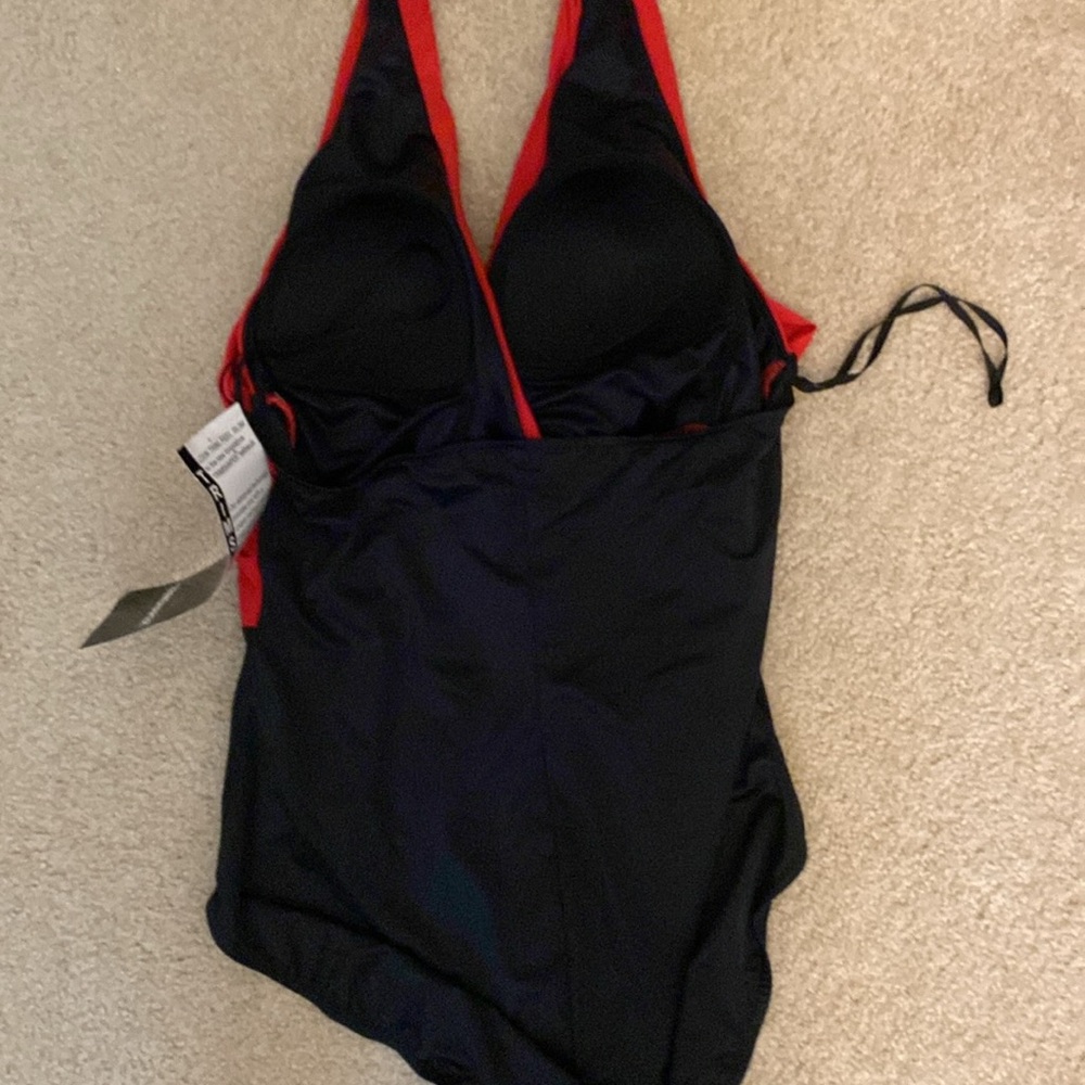 Swimsuit - Picture 3 of 7